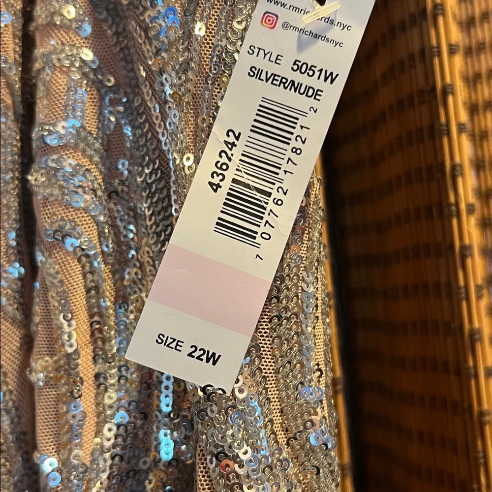 R&M Richards Gold Sequin  Dress - Picture 5 of 7